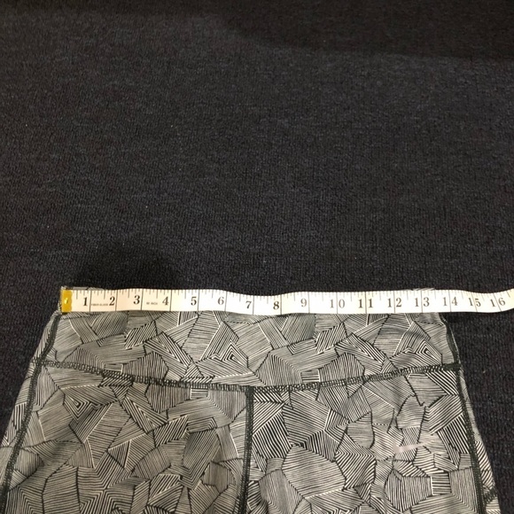 Nike Dri-Fit Black & Gray Striped Leggings Size Medium - Picture 6 of 8